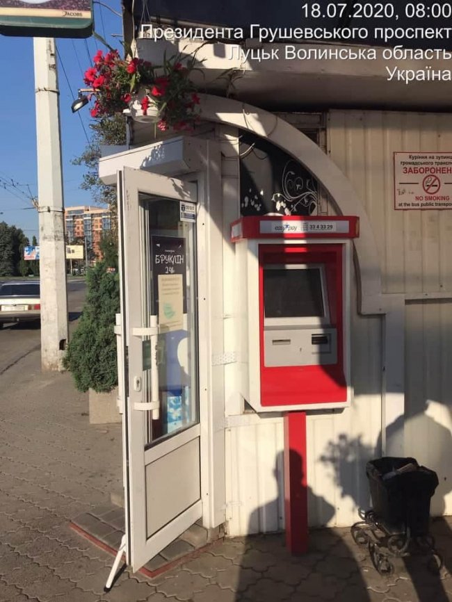 У Луцьку викрили двох продавців, які торгували алкоголем у заборонений час