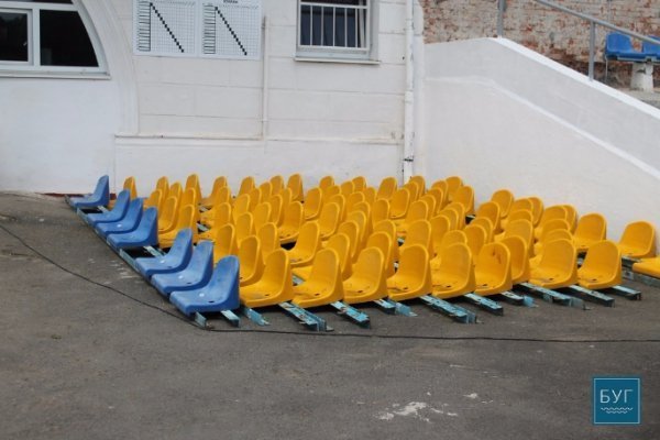 До Дня Незалежності у Нововолинську відремонтують стадіон. ФОТО