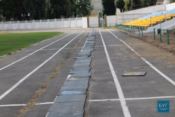 До Дня Незалежності у Нововолинську відремонтують стадіон. ФОТО