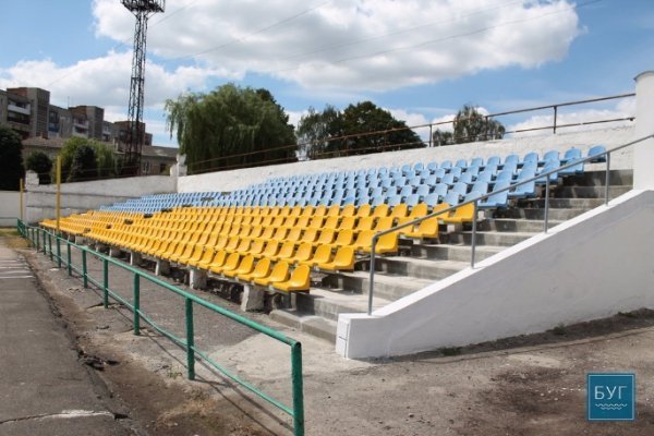 До Дня Незалежності у Нововолинську відремонтують стадіон. ФОТО