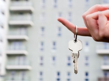 У місті на Волині 12 родин лікарів отримали нові квартири