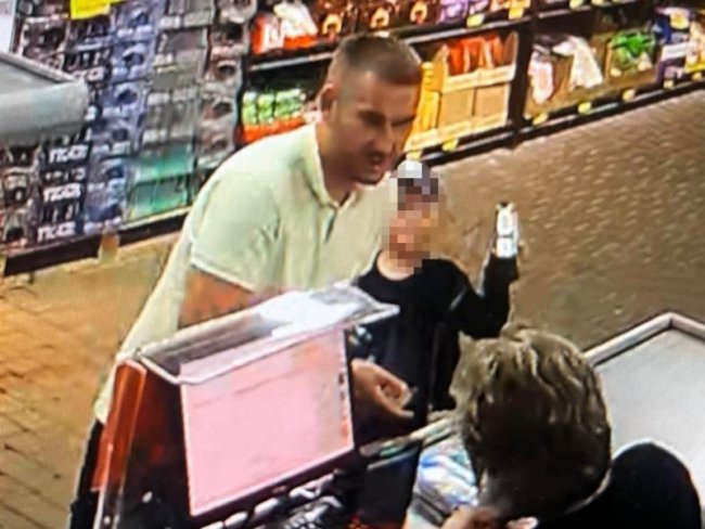 У Луцьку встановлюють особу чоловіка, який може бути причетним до криміналу. ФОТО