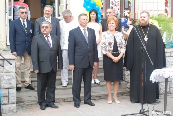 Перший дзвоник у  «найкращій луцькій школі». ФОТО