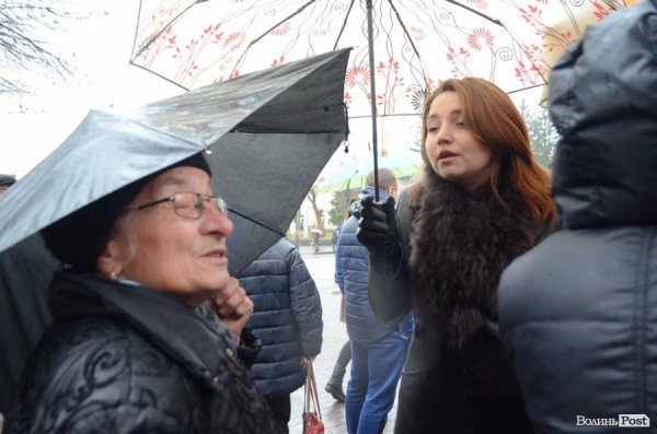 «Квіти - це духовність»: у центрі Луцька сварилися через ринок