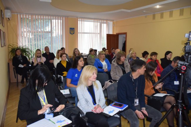 «Ти потрібен!»: у Луцьку внутрішньо переселеним українцям розповіли про роботу, навчання та власну справу