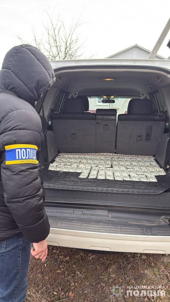 25-річний волинянин за сім тисяч доларів переправляв чоловіків за кордон