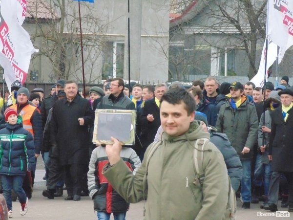 Майдан у Луцьку: Віче і хода на ДПЗ. ФОТО