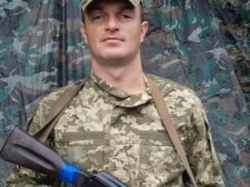 Залужний нагородив волинського воїна