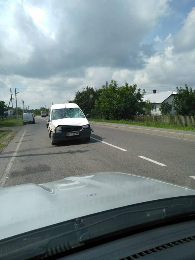 На Львівщині водій на смерть збив велосипедистку. ФОТО