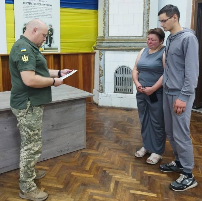 Рідним зниклого безвісти воїна з Волині вручили його «Золотий Хрест». ФОТО