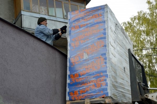 Висотку в центрі Луцька утеплюють