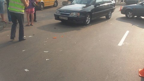 ДТП на Ковельській: таксі в'їхало в іномарку. ФОТО