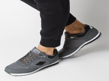 Особливості вибору жіночих кросівок*