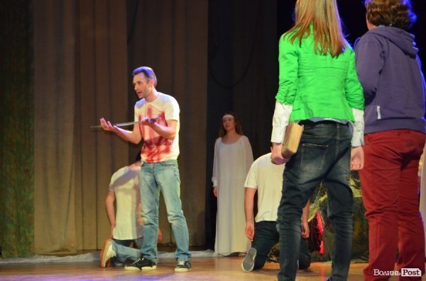 У Луцьку показали виставу «Великий Льох» у сучасні інтерпретації. ФОТО