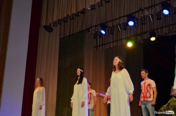У Луцьку показали виставу «Великий Льох» у сучасні інтерпретації. ФОТО