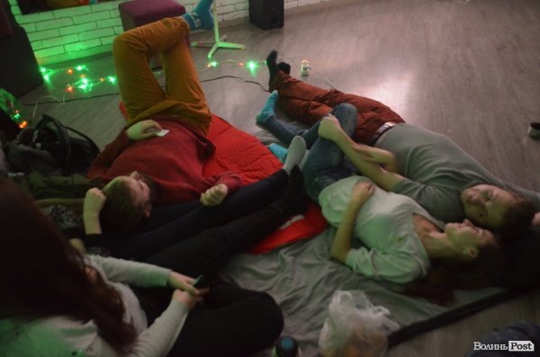 Як лучани всю ніч дивилися новорічні фільми. ФОТО 