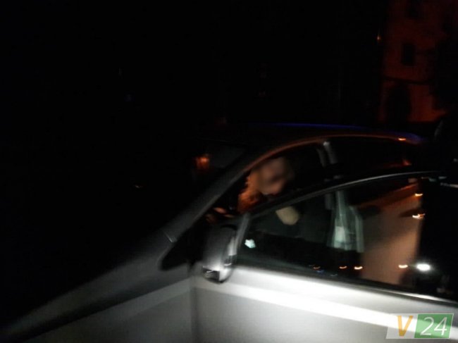«Обмили» покупку: у Луцьку зловили п'яну білявку за кермом. ФОТО