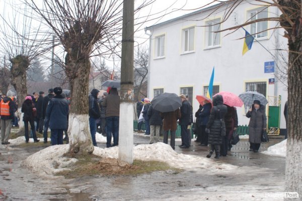 Пікет під судом