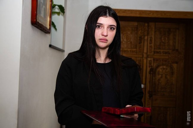 Дружині загиблого нацгвардійця з Волині передали орден чоловіка. ФОТО