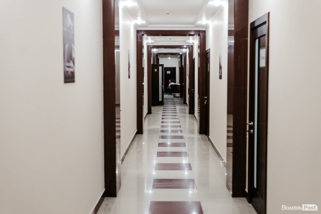 У новій локації і… з котом: як в інноваційній луцькій школі «ThinkGlobal» 1 вересня відзначали. ФОТО* 