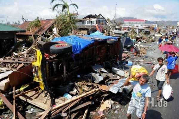Жахливі  фото тайфуну «Хайянь» на Філіппінах 