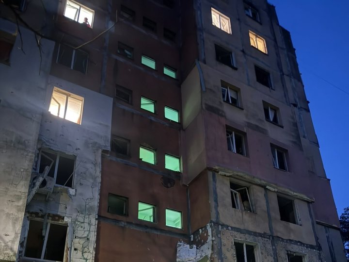У Рівному від російського удару постраждала багатоповерхівка