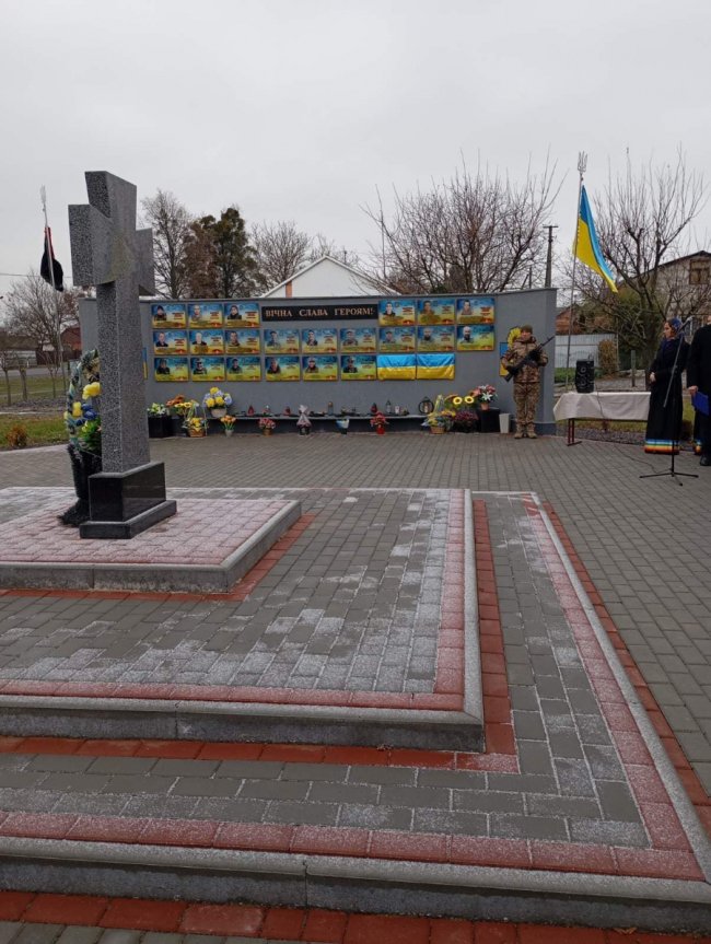 У селі на Волині відкрили меморіальні дошки загиблим воїнам-односельцям. ФОТО