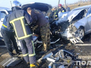 На Рівненщині – автотроща: зіткнулися 3 автівки. ФОТО