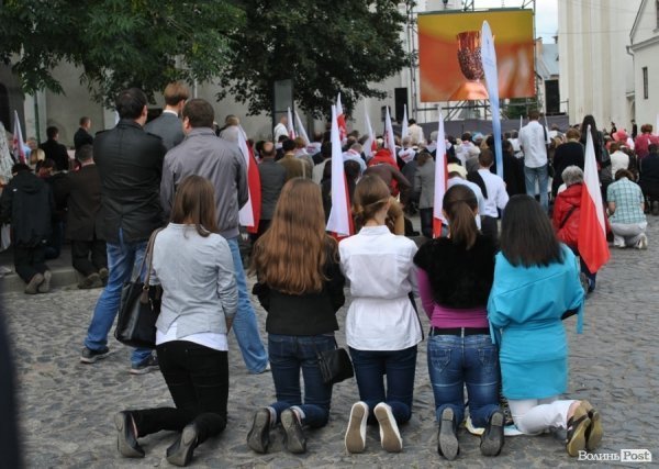 Президент Польщі приїхав у Луцьк помолитися. ФОТО