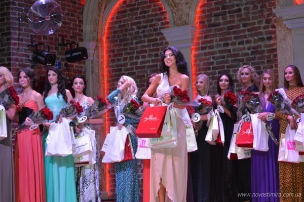 Обрали найкрасивішу студентку України. ФОТО