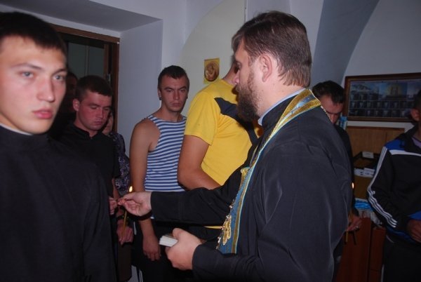 Священики передали Луцькому госпіталю ліки. ФОТО