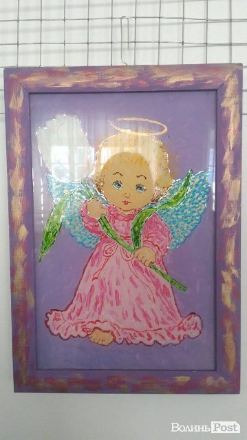 Воїни та янголи: волинський айдарівець презентував виставку картин