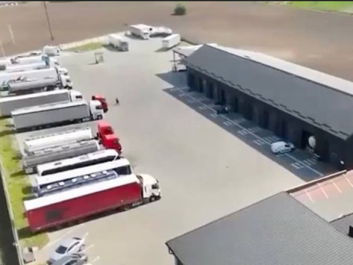Під Луцьком виставили на продаж великий автокомплекс із СТО і заправкою