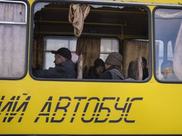 З Маріуполя евакуювали 4 автобуси людей