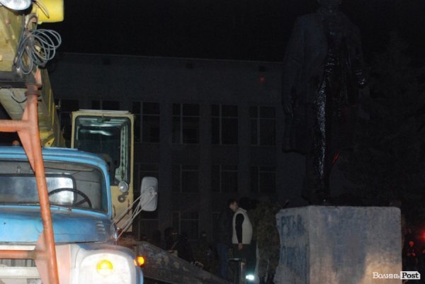 Як Волинь позбулася маневицького Леніна. ФОТО