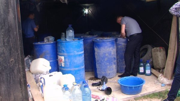 На Волині з незаконного обігу вилучено понад 6 тонн спирту. ФОТО