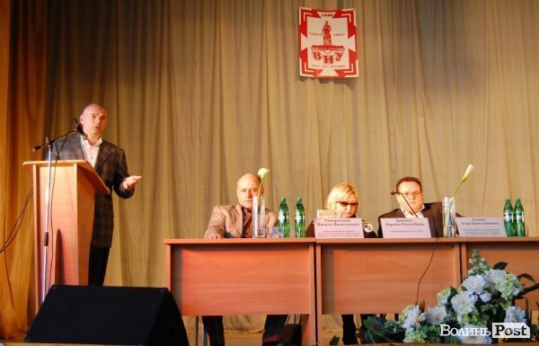 Іван Драч розповів у Луцьку, навіщо Коцану Палиця