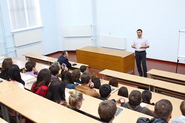 Кандидат у народні депутати Роман Іванюк прочитав лекцію в ЛНТУ. ФОТО*