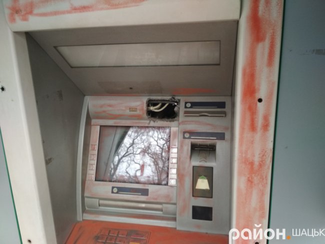 На Волині зловмисники намагались пограбувати банкомат