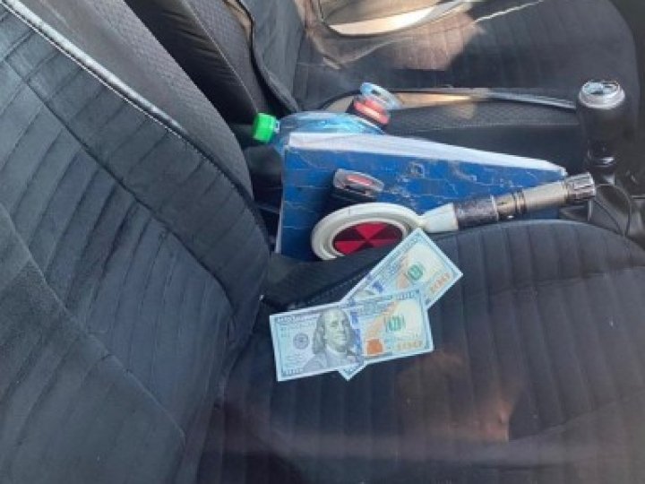 На Волині водійка, яку спіймали без прав, пропонувала правоохоронцям хабар