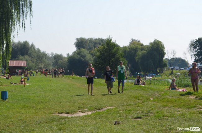 Спека в наметах і аншлаг у зоні купання: як фестивалить «Бандерштат». ФОТО