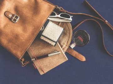 Волинянин викрав із сумочки знайомої чималу суму грошей