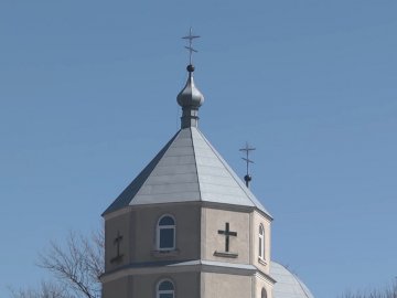 На Волині дві парафії не можуть поділити територію біля храму. ВІДЕО