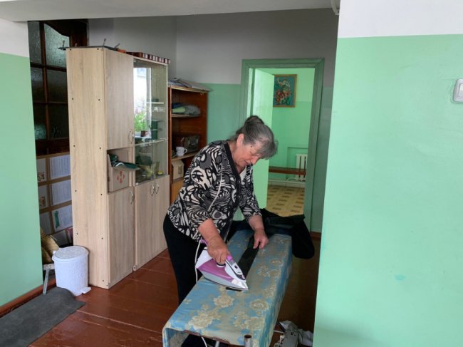 «Спочатку ми купили оверлок». Як дві сільські школи на Волині стали шити військову амуніцію