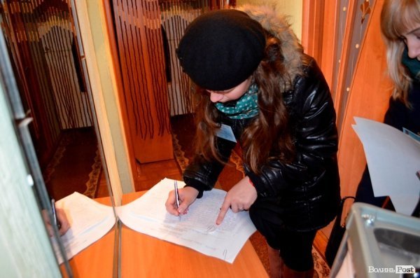 Лучани активно голосують вдома. ФОТО