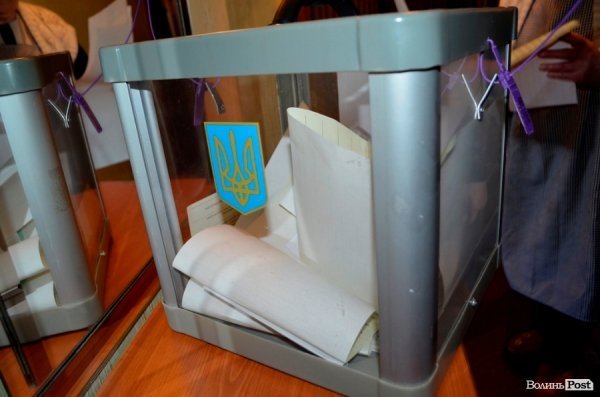 Лучани активно голосують вдома. ФОТО