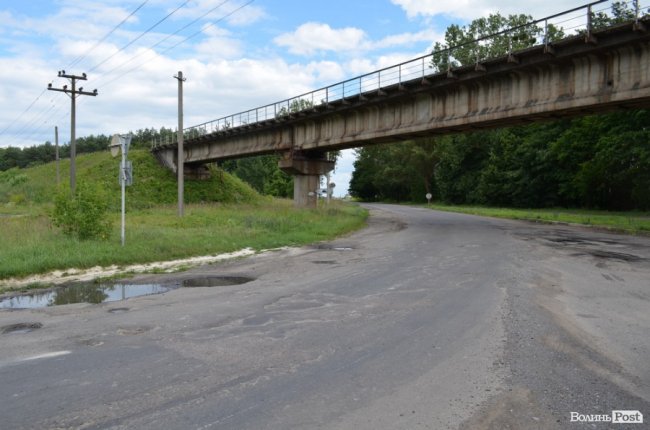 Замість ям – новенький асфальт: на волинській дорозі відремонтують кільце