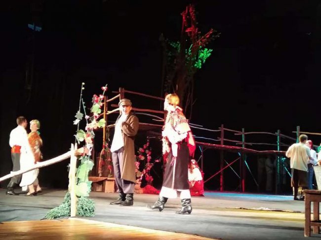 Луцькі пенсіонери безкоштовно переглянули виставу «Безталанна». ФОТО