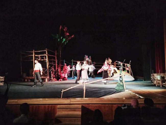 Луцькі пенсіонери безкоштовно переглянули виставу «Безталанна». ФОТО