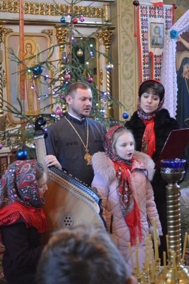 Як у Шацьку колядувала молодь. ФОТО